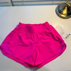 LULULEMON POW PINK HOTTY HOT 4in SIZE 2